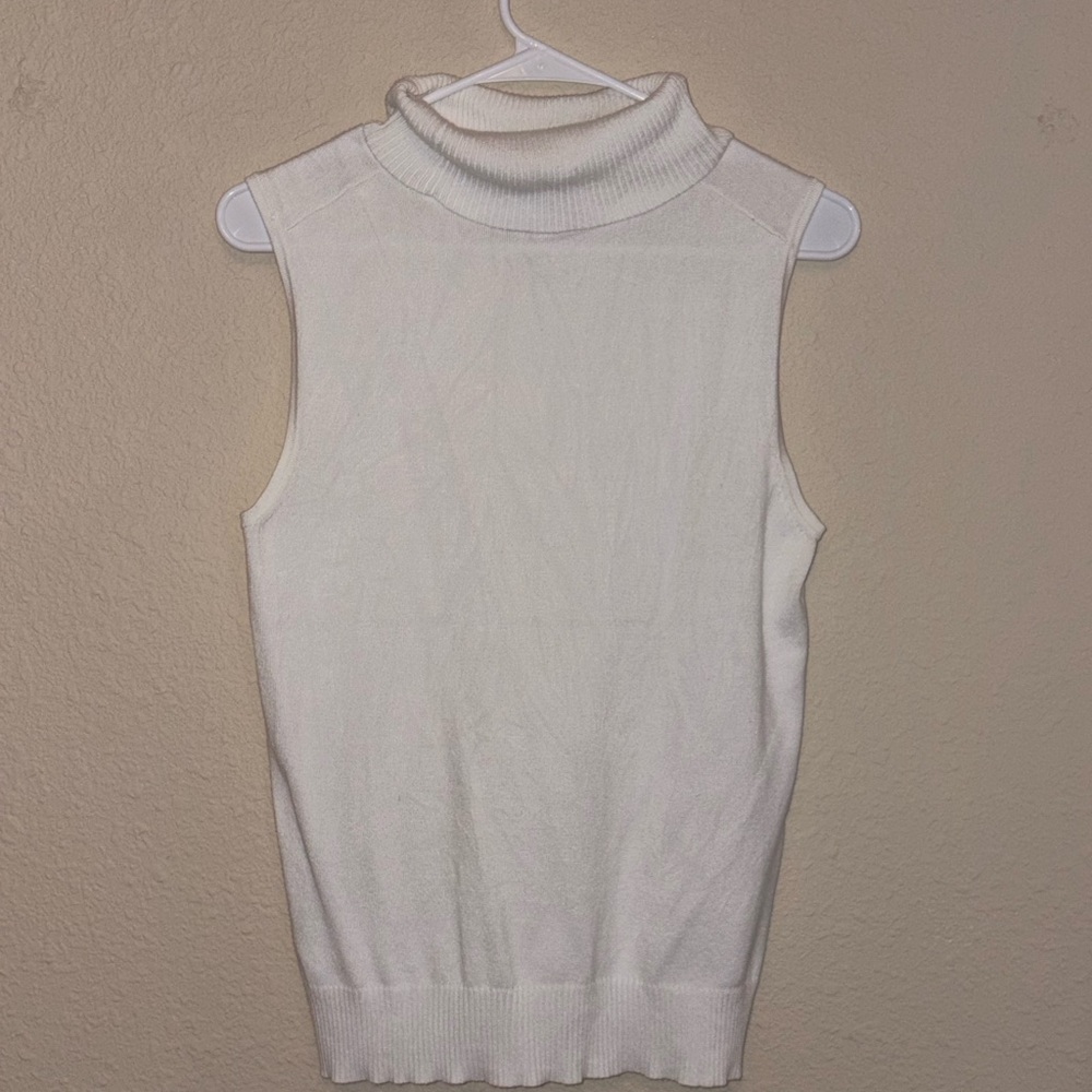 Cable & Gauge Ivory Sleeveless Turtleneck Top